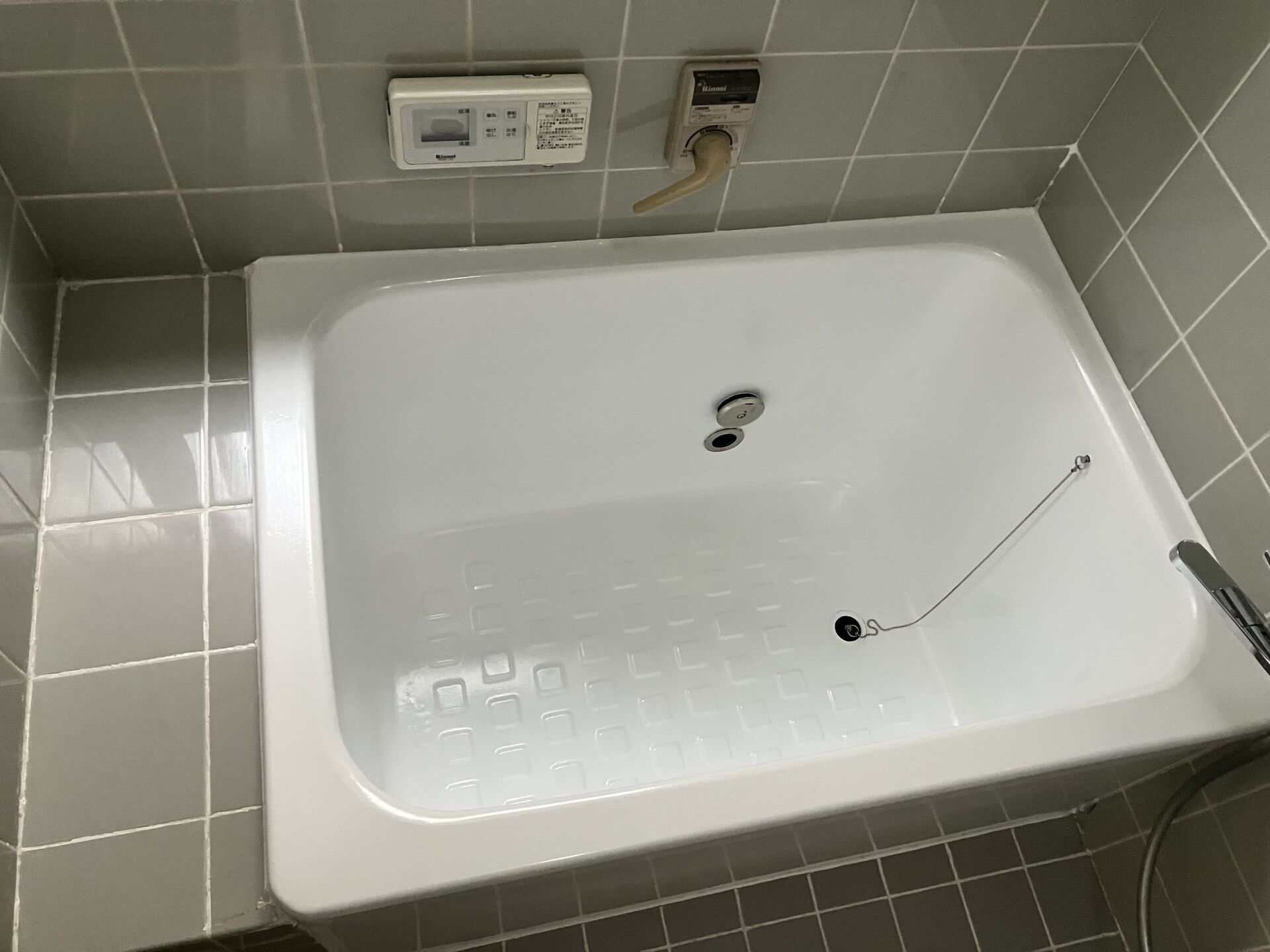 尼崎市で浴槽の傷や劣化にお悩みの方へ
