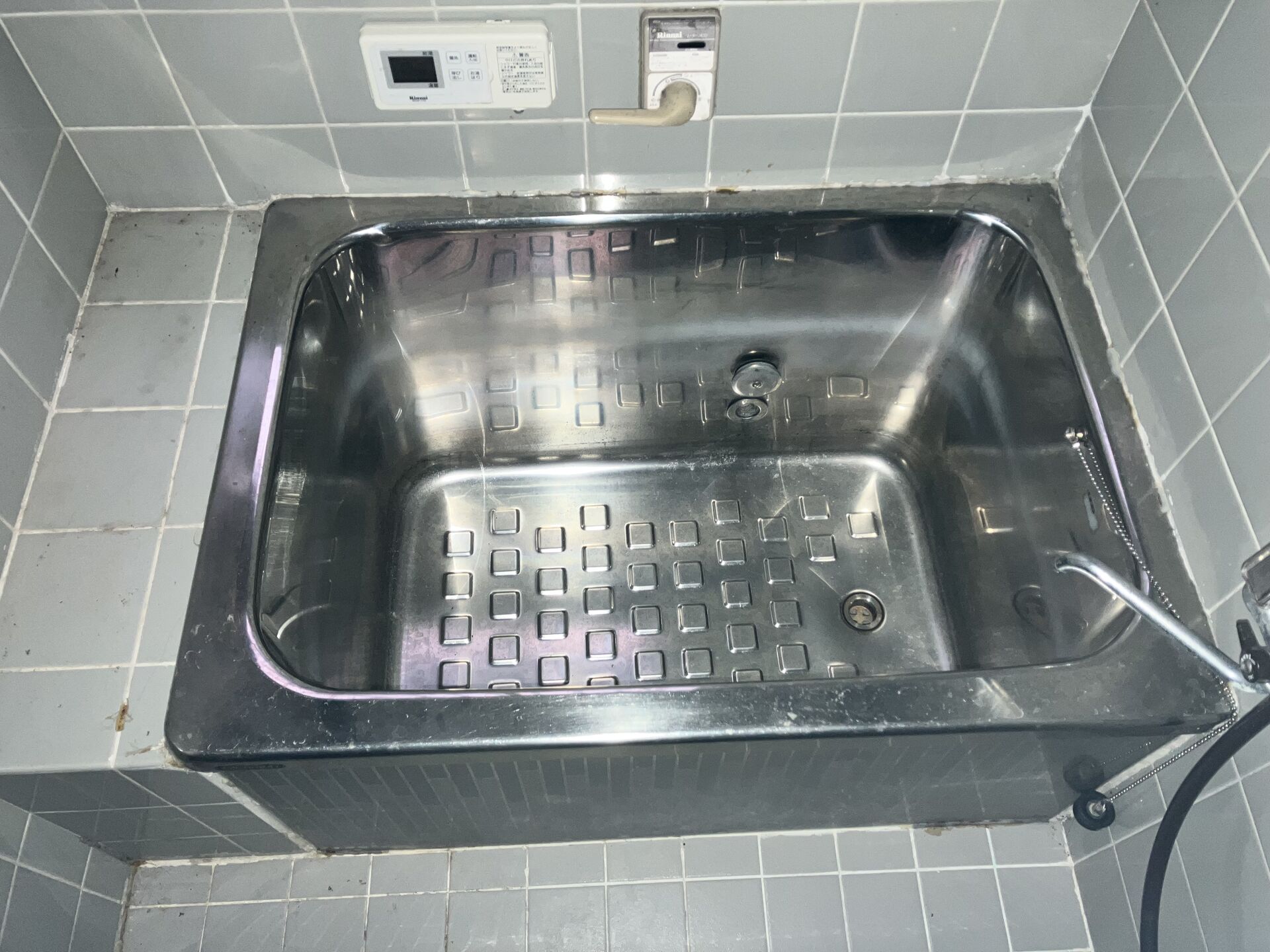 尼崎市で浴槽の傷や劣化にお悩みの方へ